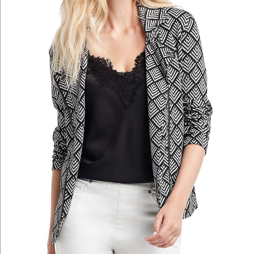 Nic+Zoe Sweater Jacket, would fit a size Small. Black and white